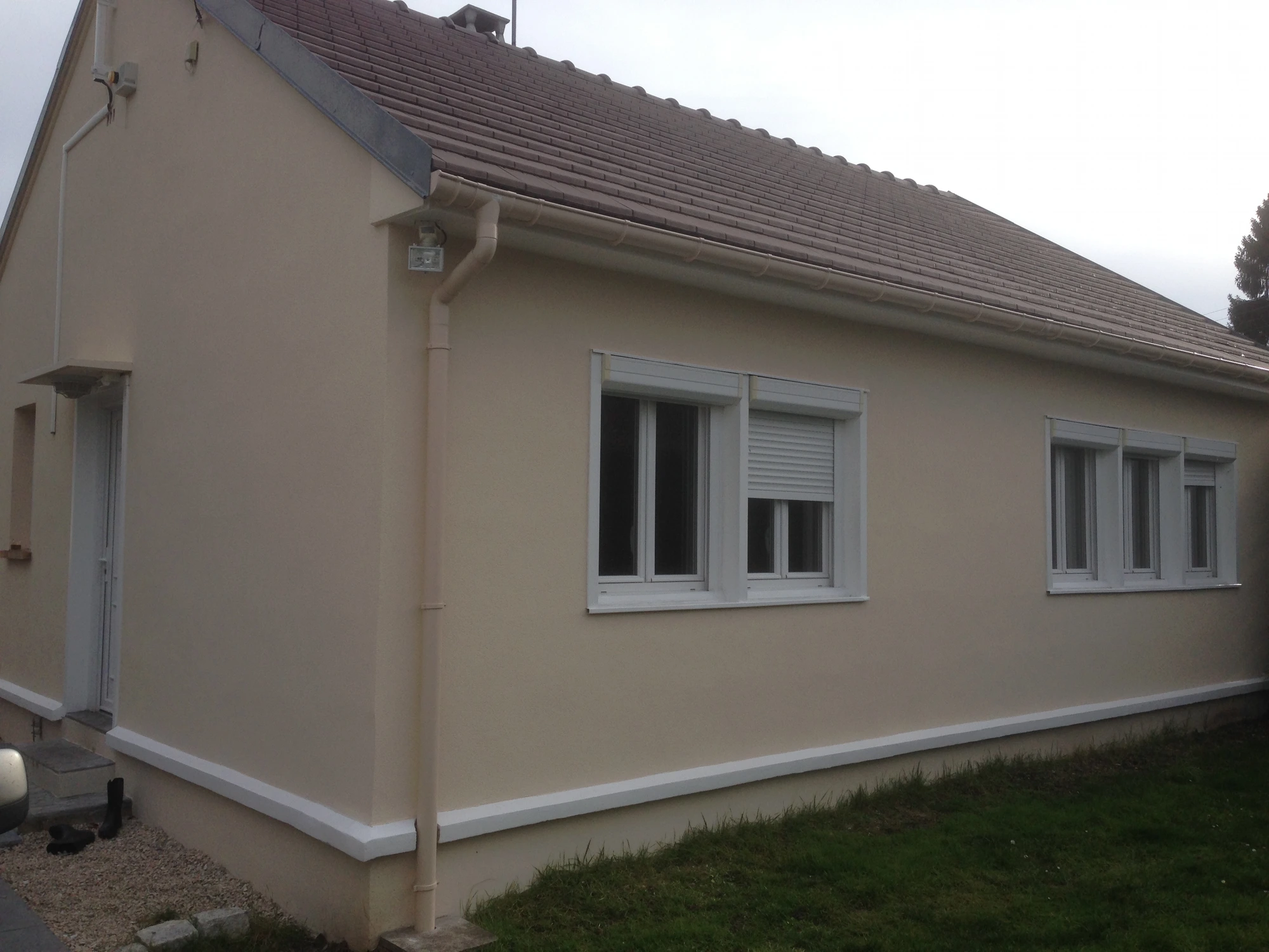 Ravalement de façade à Bois-Colombes : la métamorphose d'une maison Phénix