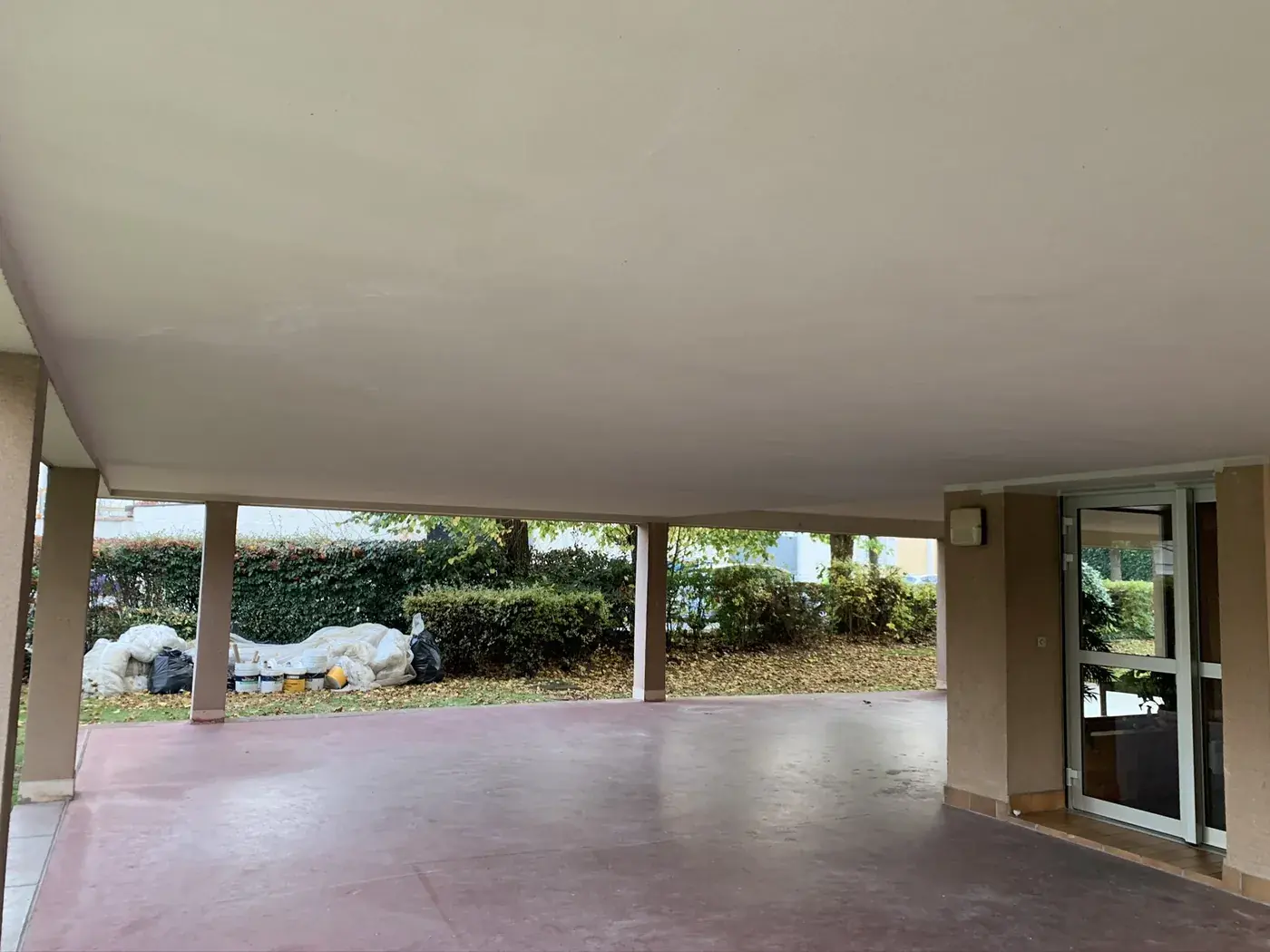 Isolation thermique d'une sous-face de porche à Enghien-les-Bains dans le Val-d'Oise