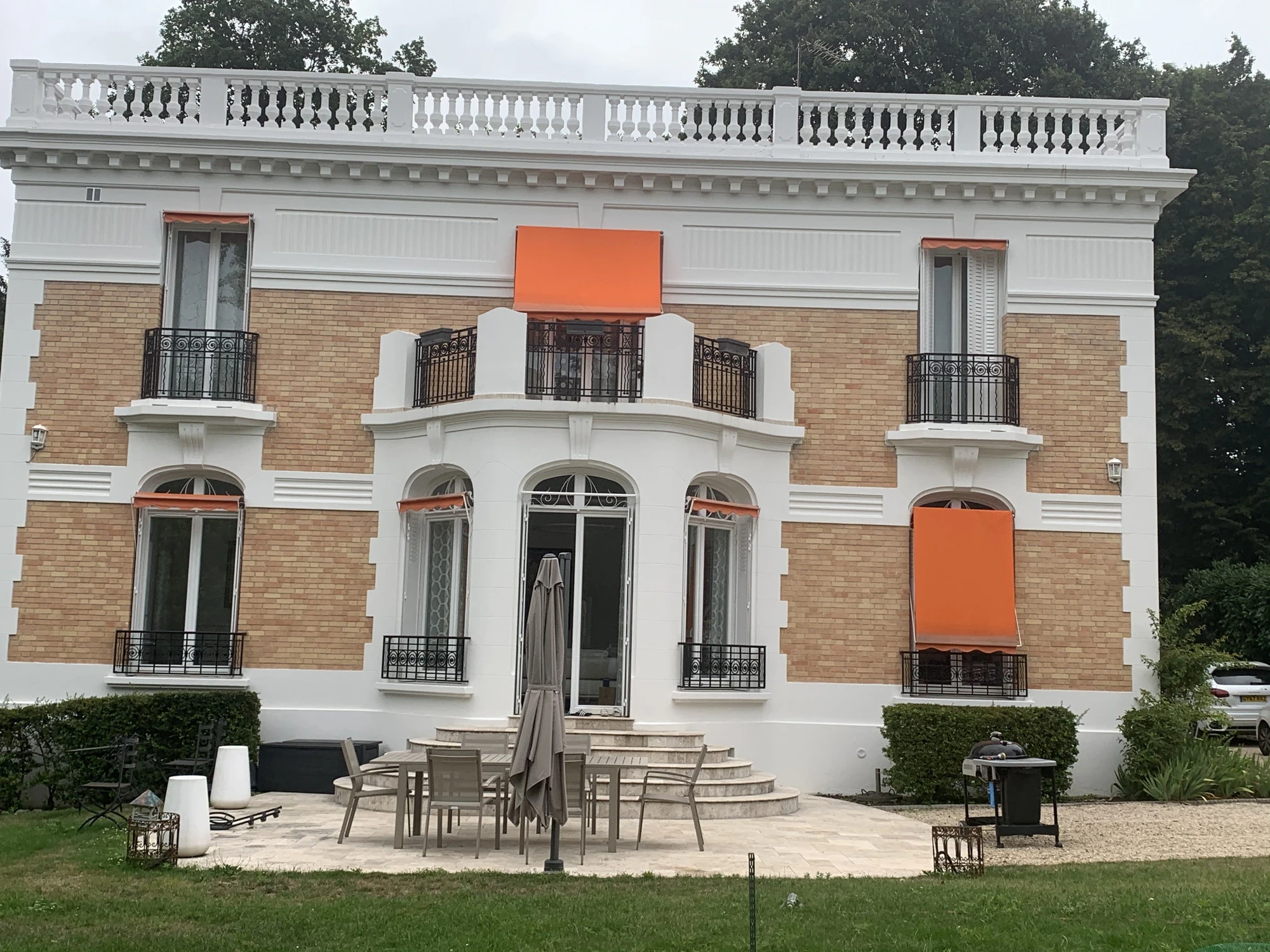 Rénovation de façade à Saint-Germain-en-Laye : une maison des années 1930 restaurée dans les règles de l'art